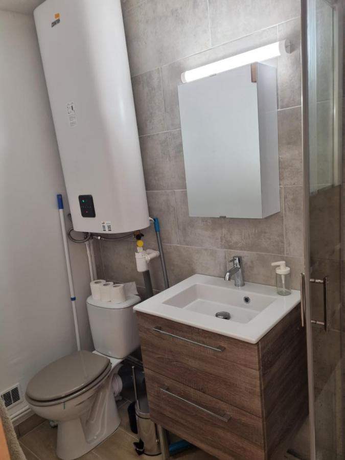 Charmant Studio Neuf 150M Plage Sur Avenue Principale Climatise Et Parking Кавалер-сюр-Мер Экстерьер фото